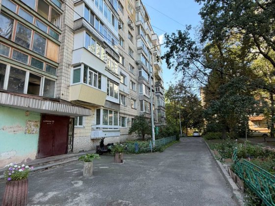 1 кімнатна квартири в 10 хв. від метро Житомирська, пр-т Берестейський 116а