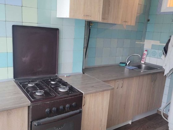 Продам 2к Шевченківський р-н вул Білоруська 17-б,поруч метро