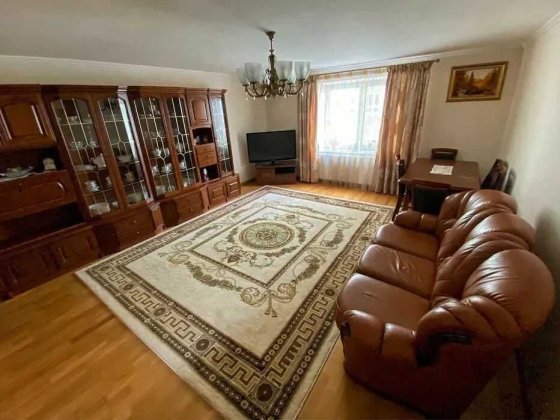 велика 4 кімнатна квартира  з ремонтом Ивано-Франковск