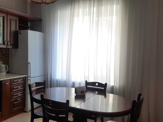 Продам 1 кімнатну квартиру по вул. Дмитрівська 69, Центр. Київ