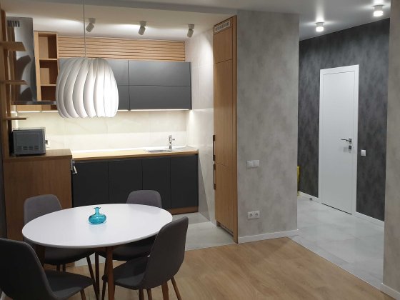 Продаж квартири в ЖК Славутич, 49.7м2, вул. Зарічна 2к2, 50м до метро, власник Київ