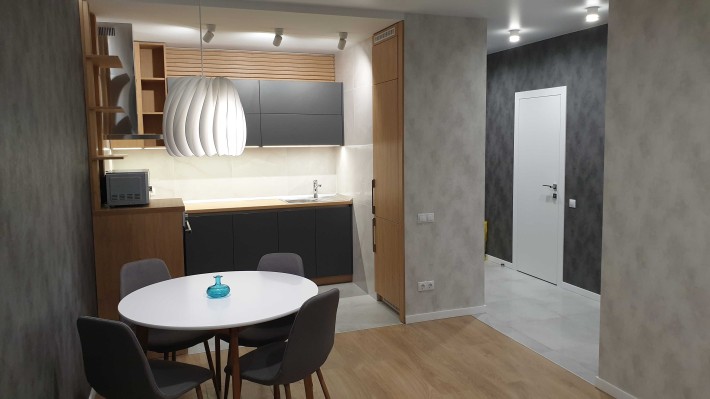 Продаж квартири в ЖК Славутич, 49.7м2, вул. Зарічна 2к2, 50м до метро, власник - фото 1