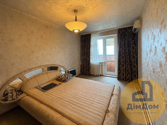Продаж 3-кімнатної квартири / Ореста Левицького, 7 / Лісовий масив / ст. м Чернігівська / ГАЗ Киев