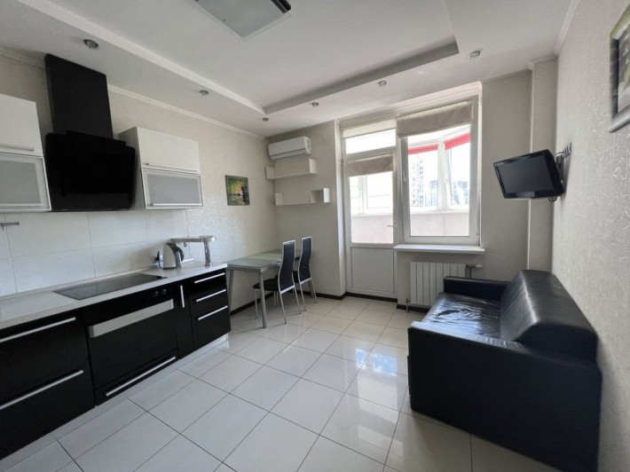 Продаж 1к квартири 50м² з ремонтом на вул. Олени Пчілки 2, Позняки, Осокорки, Харківська, Дарницький - фото 1