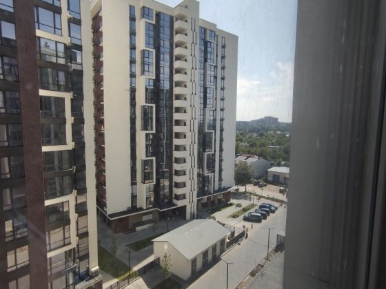 Продаж однокімнатної(45.6м²) квартири,8й поверх,поруч озеро,річка. Івано-Франківськ