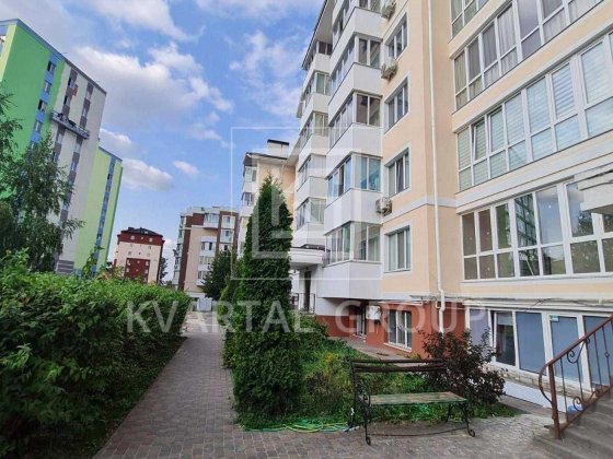 1 кімнатна з балконом. Клубний будинок
