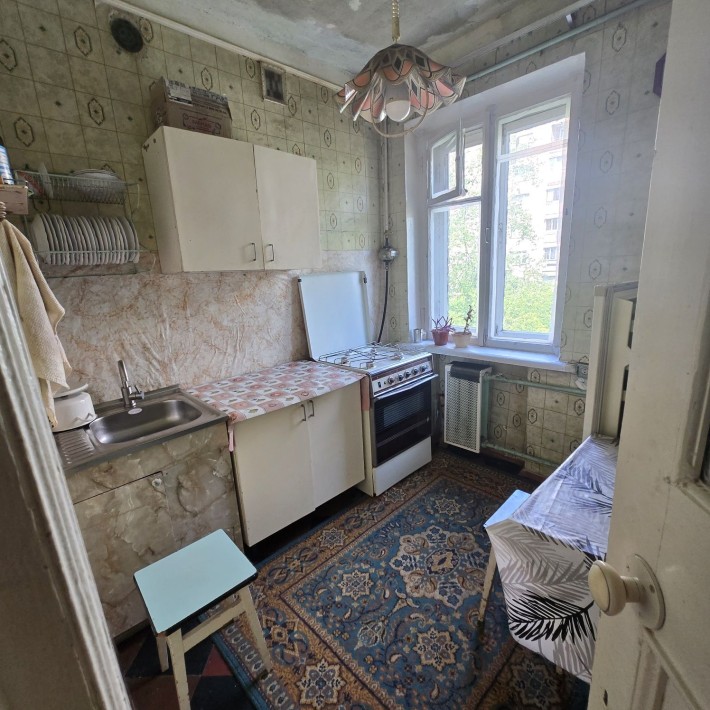 Продам 2 кімнатну квартиру вул. Вереснева 14/39 Дарницький р-н метро Бориспільська - фото 1