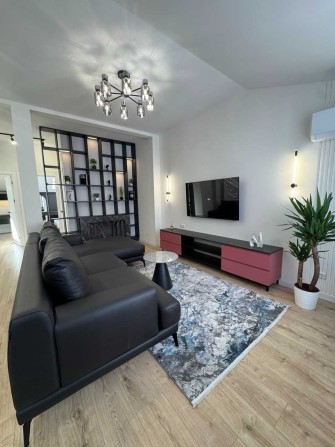 Центр міста! Кухня-вітальня + 2 окремі кімнати + гардеробна | 73 м² | $97 000 - фото 1