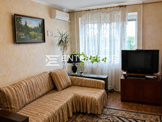 Продаж 2к квартира з ремонтом, цегла,  Вершигори,9 Райдужний масив Київ
