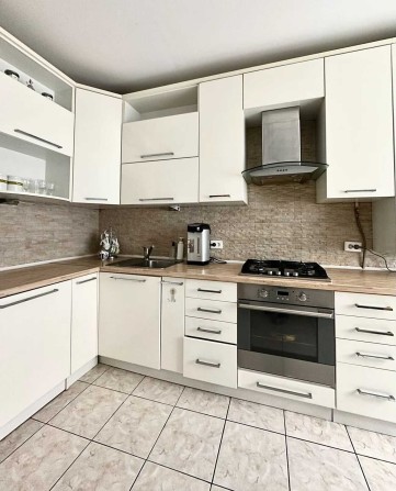 Продаж 3к квартири, жилий стан, центр, 10хв від стометрівки - фото 1