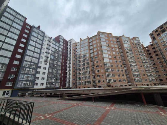 Продаю велику 2кв в ЖК Княгинен на низькому поверсі Ивано-Франковск