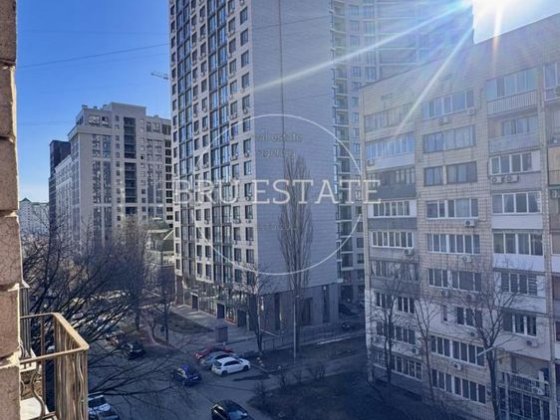 БЕЗ % Продаж квартири  вул Тютюнника Барбюса Печерськ Палац України Киев