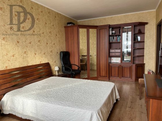 Продаж 4-кімнатної квартири, ЖК "Вишневий Затишок"