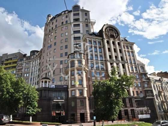 Продаж квартири поруч з Ботанічним садом