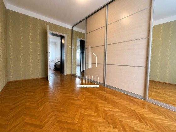 Продаж 2-кімнатної квартири вул. Мілютенка, 12-а Київ