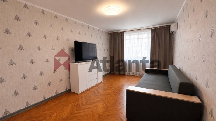 Продаж 1 к кв Вітряні Гори, вул.Байди-Вишневецького, 3 а - фото 1