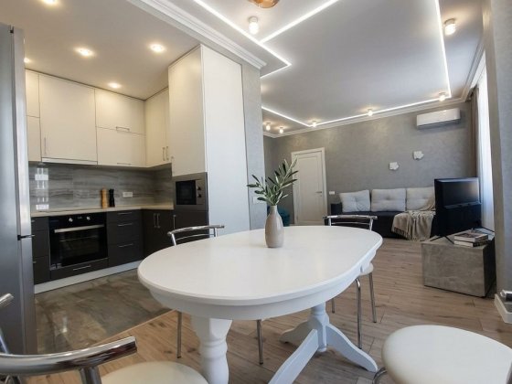 Простора 2к квартира 60 м² з видом на парк Центральний! Мінімльне оформлення!