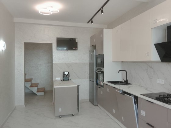 Продаж Дворівневої 4-кімнатної квартири 100 м² з дизайнерським ремонтом, Горбачевського, 40Б, власни Івано-Франківськ