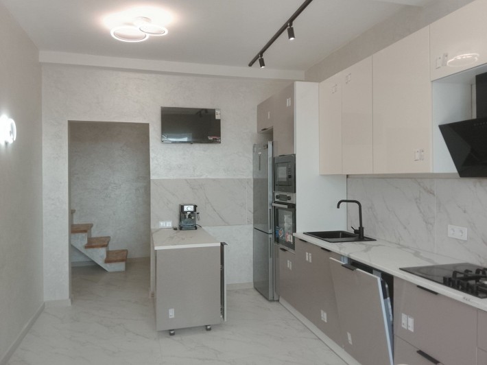 Продаж Дворівневої 4-кімнатної квартири 100 м² з дизайнерським ремонтом, Горбачевського, 40Б, власни - фото 1