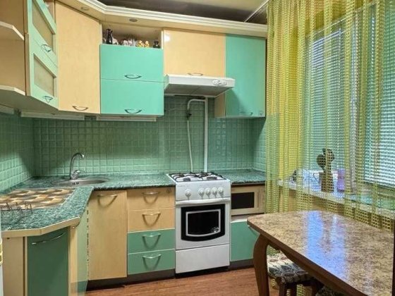 Продаж 2-кімн квартири  РЕМОНТОМ на 173 кварталі вул. Е. Фукса