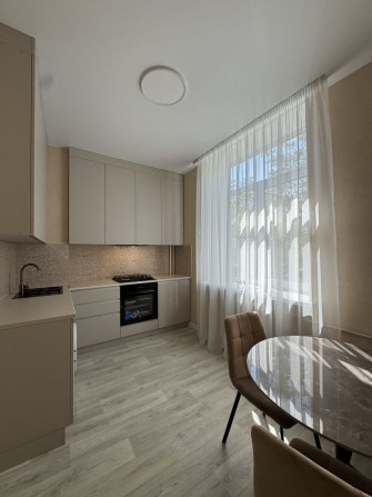 Продам 2х.ком.квартиру СТАЛИНКА,Ватутина,Универмаг,Свитанок - фото 1