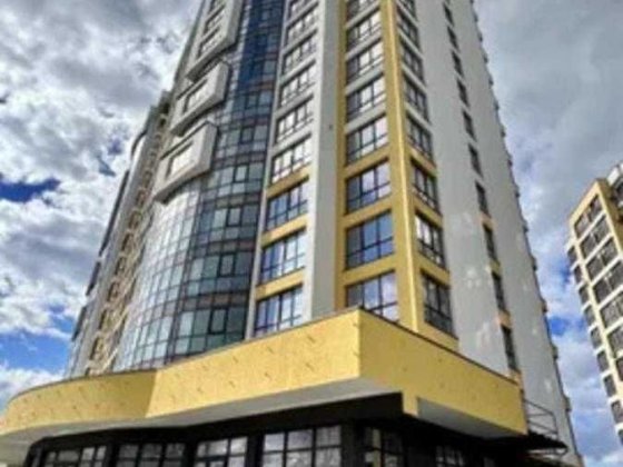 Видова простора квартира в зданому будинку бізнес-класу Івано-Франківськ