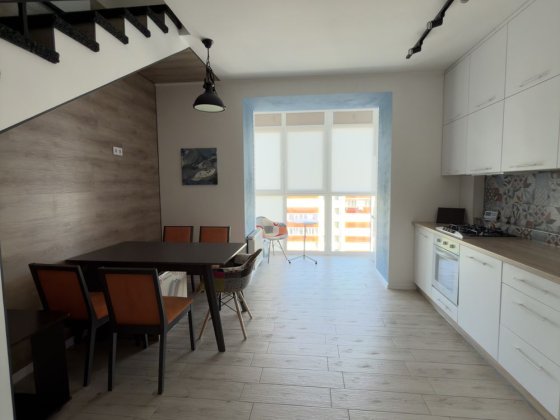 Продаж 4 кімнатної квартири у двох рівнях, центр,  108 м² на Сердюка Кременчуг