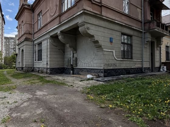 Продаж квартири в ексклюзивному будинку по вулиці Тарнавського, Центр Івано-Франківськ