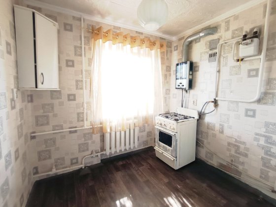 Продам 2 -х комнатную квартиру на пл. Освобождение у реки Саксагань в Центрально - Городском районе  Кривой Рог