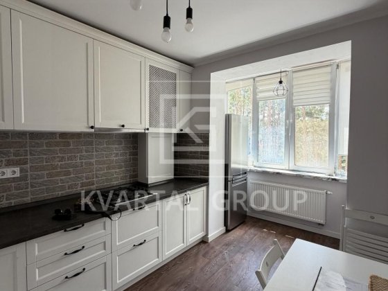 Продається затишна 2-кімнатна квартира площею 50 м², повністю готова до заселення — заїжджайте і жив
