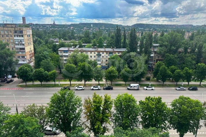 Продаж 3-х кімнатної квартири, пр. 200-річчя Кривого Рогу - фото 1