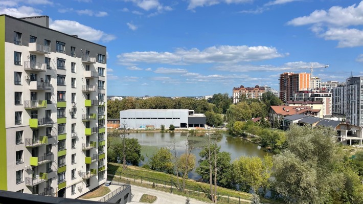 Продам шикарну 3к квартиру біля ОЗЕРА_Вигляд на озеро_Готова до ремонту. - фото 1