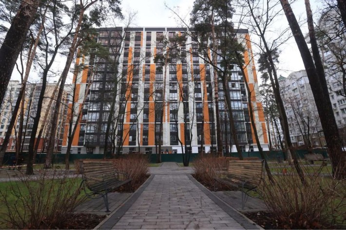 Єоселя так! Центр міста , біля лікарні. 1к квартира - фото 1