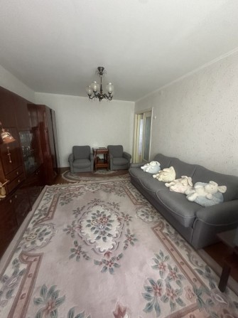 Продам Трехкомнатную квартиру 17 квартал Терновской район - фото 1