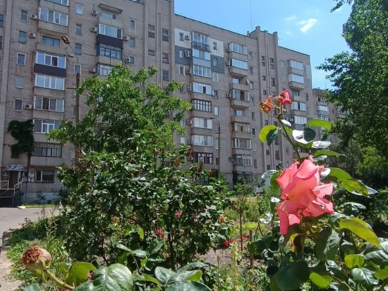 3 кімнатна під капітальний ремонт в районі Космонавтів Кривой Рог