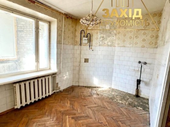Трикімнатна пр.Соборності р-н ТЦ «Гостинець» Луцк
