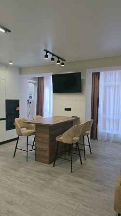Містечко Центральне стильна 1 кімнатна 3 поверх 47 м - фото 1