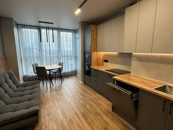 Продам 1к квартиру з ремонтом + кладовка Ивано-Франковск