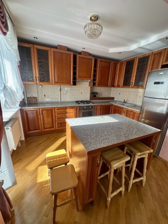 Продаж 2 к квартира з ремонтом 107 м/кв в р-ні  Порт Сіті, вул.Чорновола - фото 1