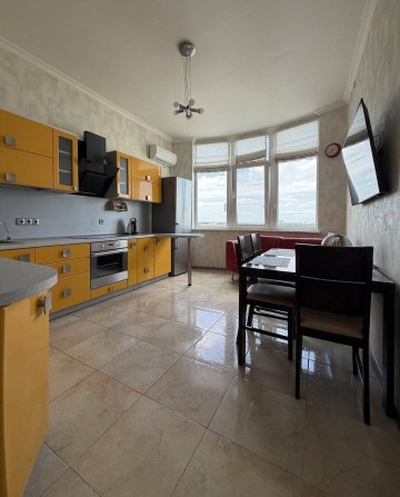 Терміново продам Квартиру, 2-кімн., 72 м², Ірпінь - фото 1