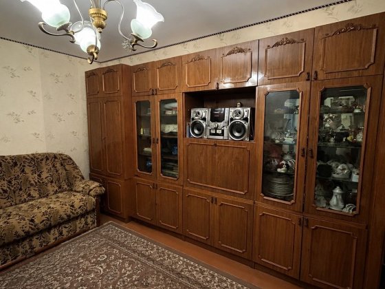 Продаж трикімнатної квартири на східному