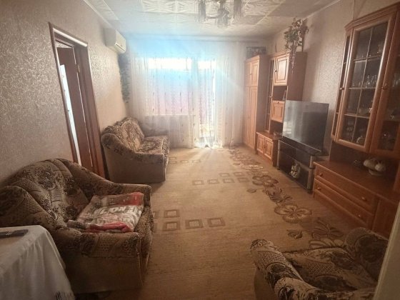 Продається 4 кімнатна квартира на Даманському.