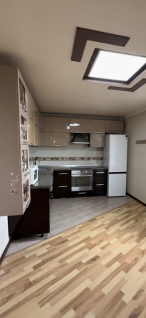 2-кімнатна квартира 64 м² на Половках. Ремонт, велика кухня - фото 1
