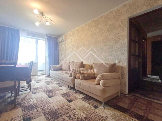 Продаж 3 кімнатної квартири біля Ц-м ринку, з ремонтом та меблями , велика кладовка. Кривой Рог