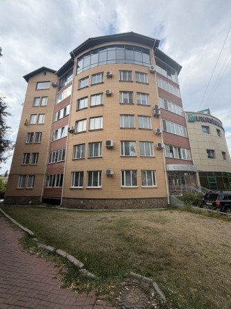 Простора укомплектована  3-кімнатна квартира 103 м² | Покровський | Автономне опалення - фото 1