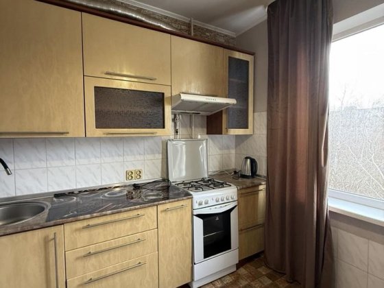 Продам 1 кім. квартиру район автовокдазлу Рівне