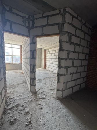 Продаж 1к квартири, Центр, н/б, без ремонту. - фото 1