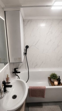 Продам 2х кімнатну квартиру, у центрі! - фото 1