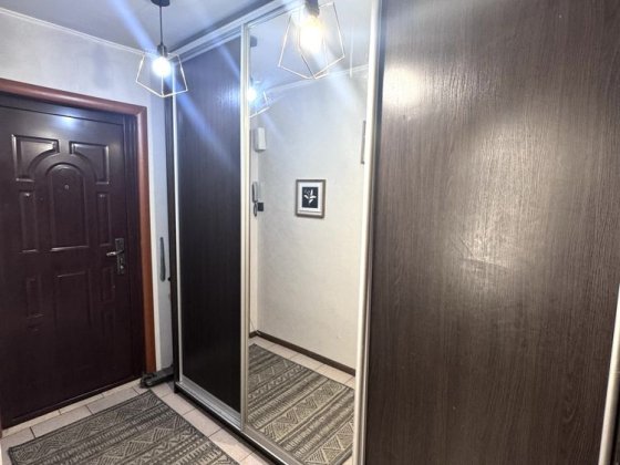Продається велика двокімнатна квартира . Відінська. Рівне