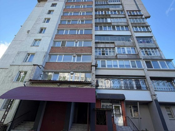 Продам дуже гарну квартиру в чудовій локації , поруч все необхідне Хмельницкий